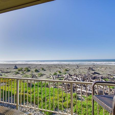 Quiet Waterfront Escape With Hot Tub And Beach Access! Gold Beach Esterno foto