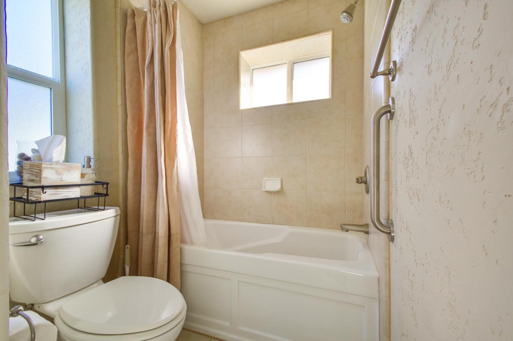 Quiet Waterfront Escape With Hot Tub And Beach Access! Gold Beach Esterno foto